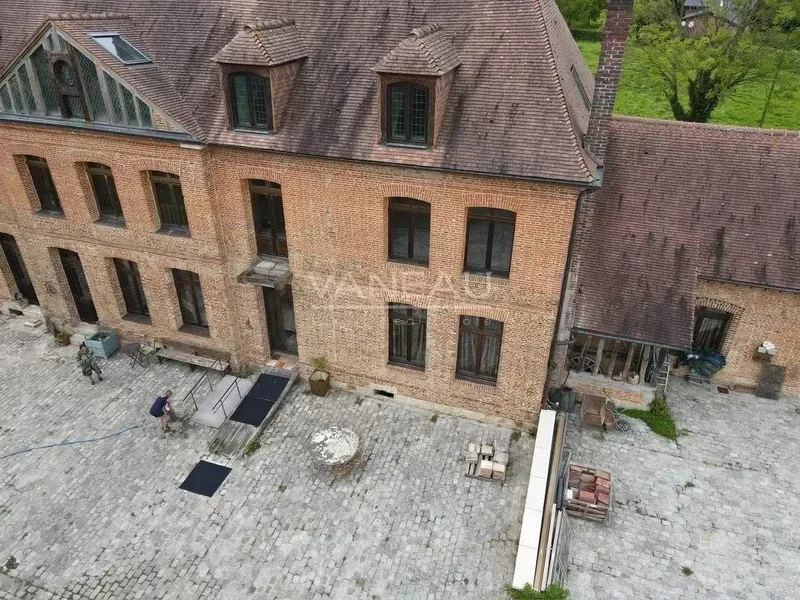 Châtellerault, Nouvelle-Aquitaine, France. - Photo 10