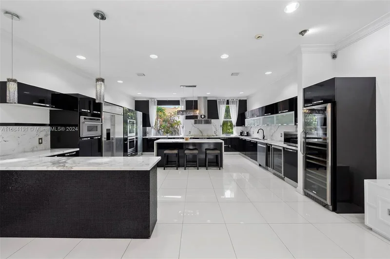 19555 NE 37th Ave, Aventura, Florida, United States. - Photo 21