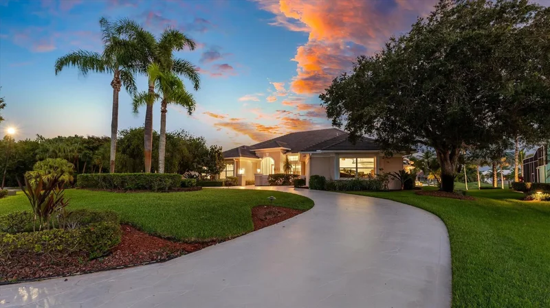 2674 SE Erickson Drive, Port St. Lucie, Florida, United States. - Photo 8