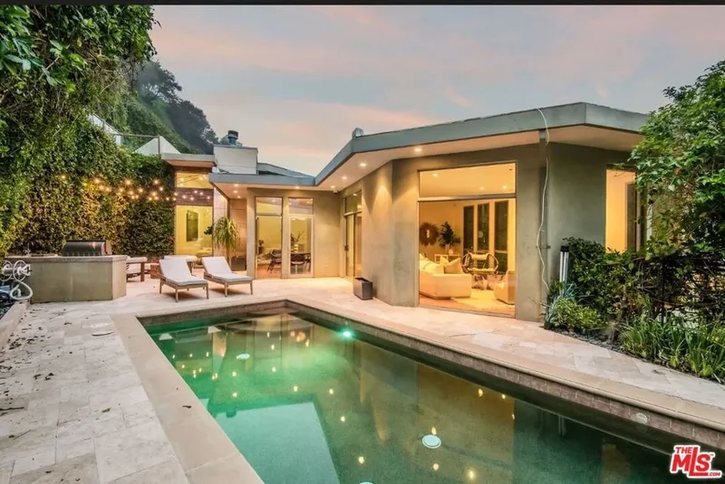 3685 Mandeville Canyon Road, Los Angeles, California, United States. - Photo 23