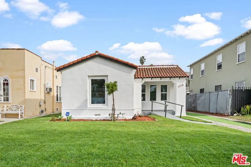 Single Family Residence in Los Angeles