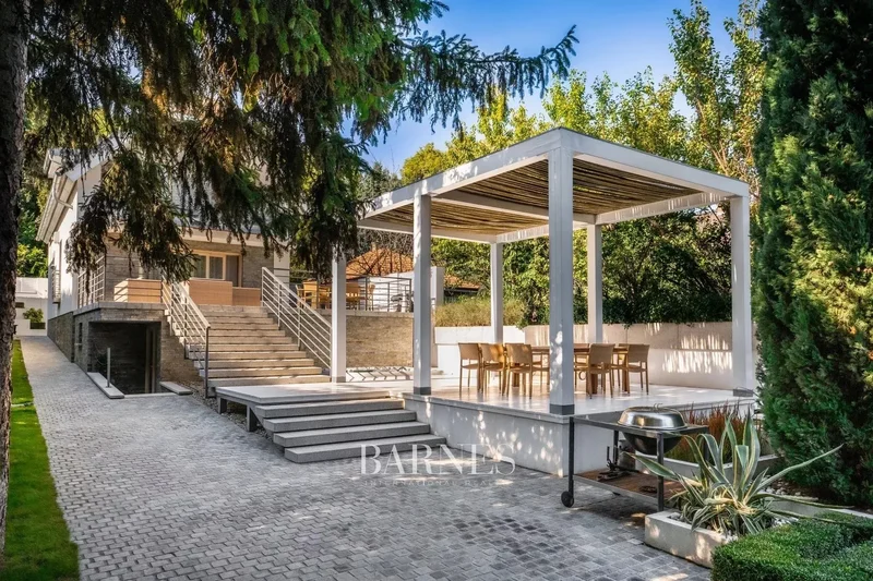 Rare Opportunity in Tihany – Luxury Living a Stone’s Throw from the Water