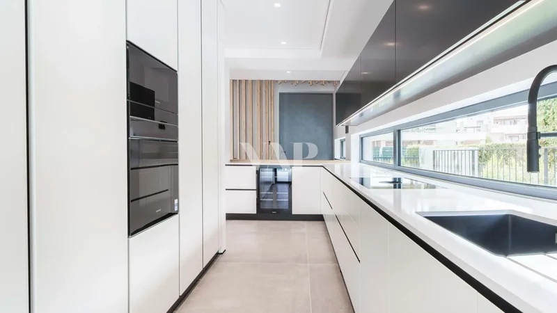 Contemporary 5 Bedroom Golf Front Villa, Vilamoura