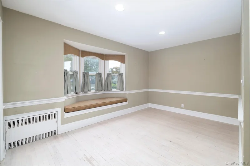 10 Cornell Place , East Rockaway, NY 11518, East Rockaway, New York, United States. - Photo 3