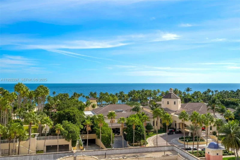 Condominium in Key Biscayne