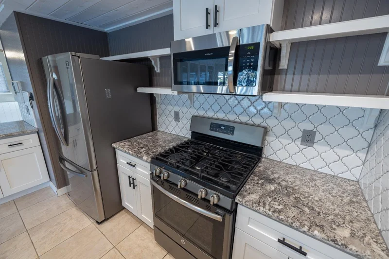 3327 Country Club Boulevard, Stockton, CA 95204, Stockton, California, United States. - Photo 22