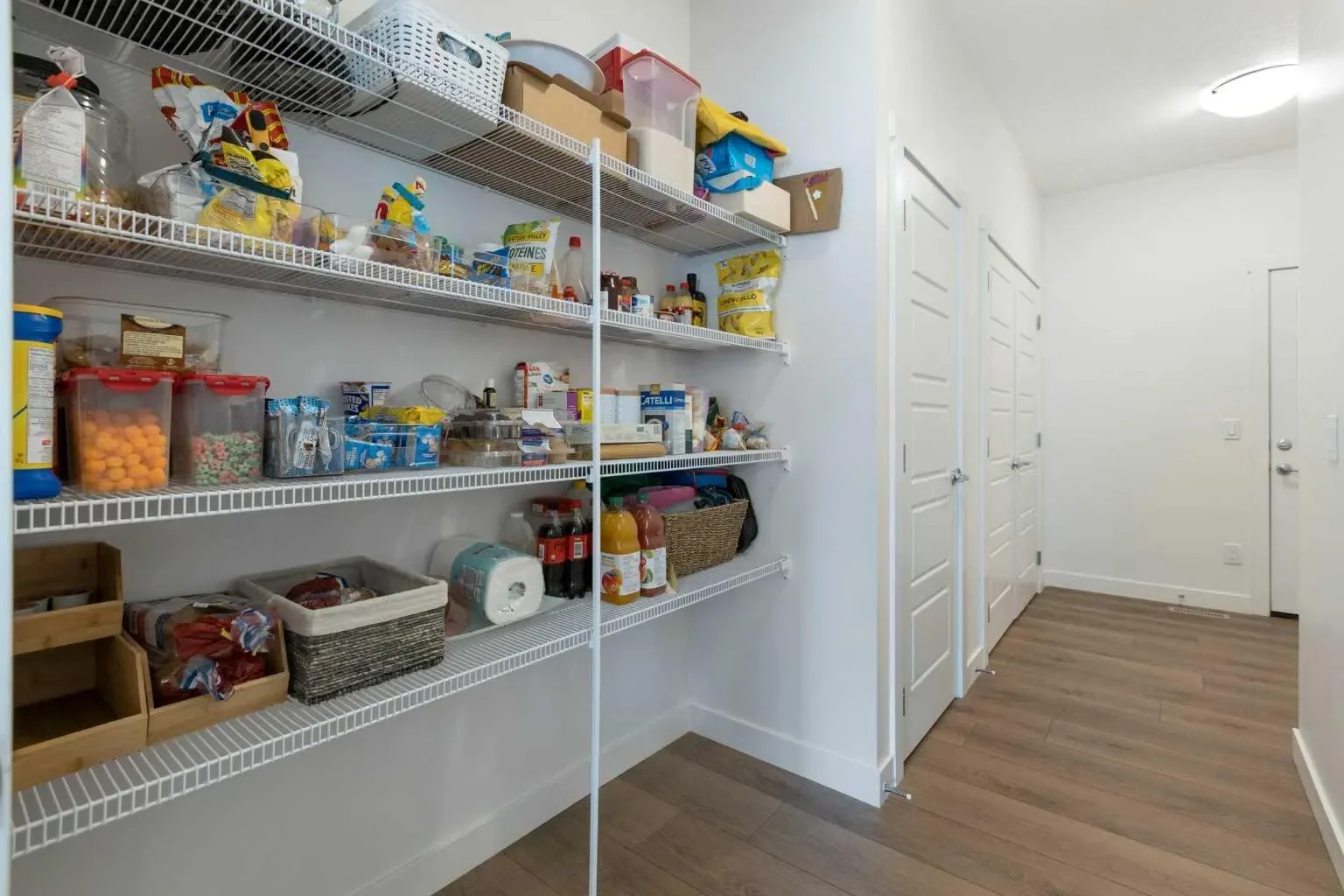 1635 Baywater Street SW, Airdrie, Alberta, Canada. - Photo 17