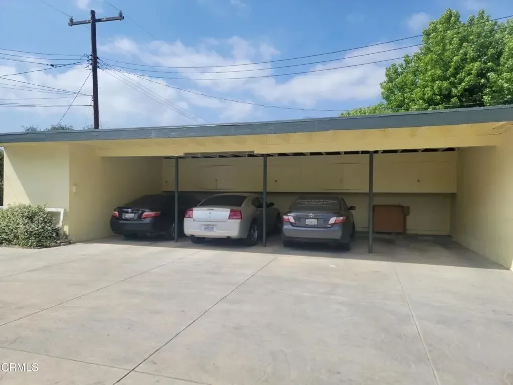 637 W Altadena Drive, Altadena, California, United States. - Photo 5