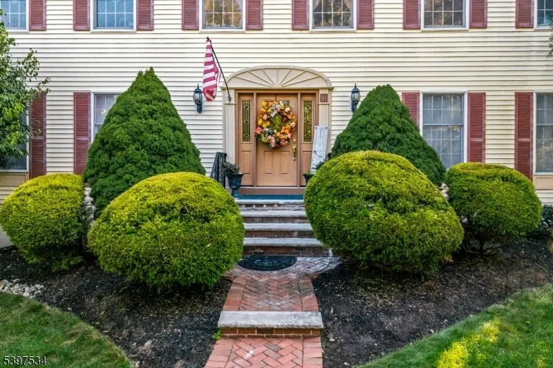 91 Briar Way, Branchburg Twp., NJ 08853, Branchburg, New Jersey, United States. - Photo 2