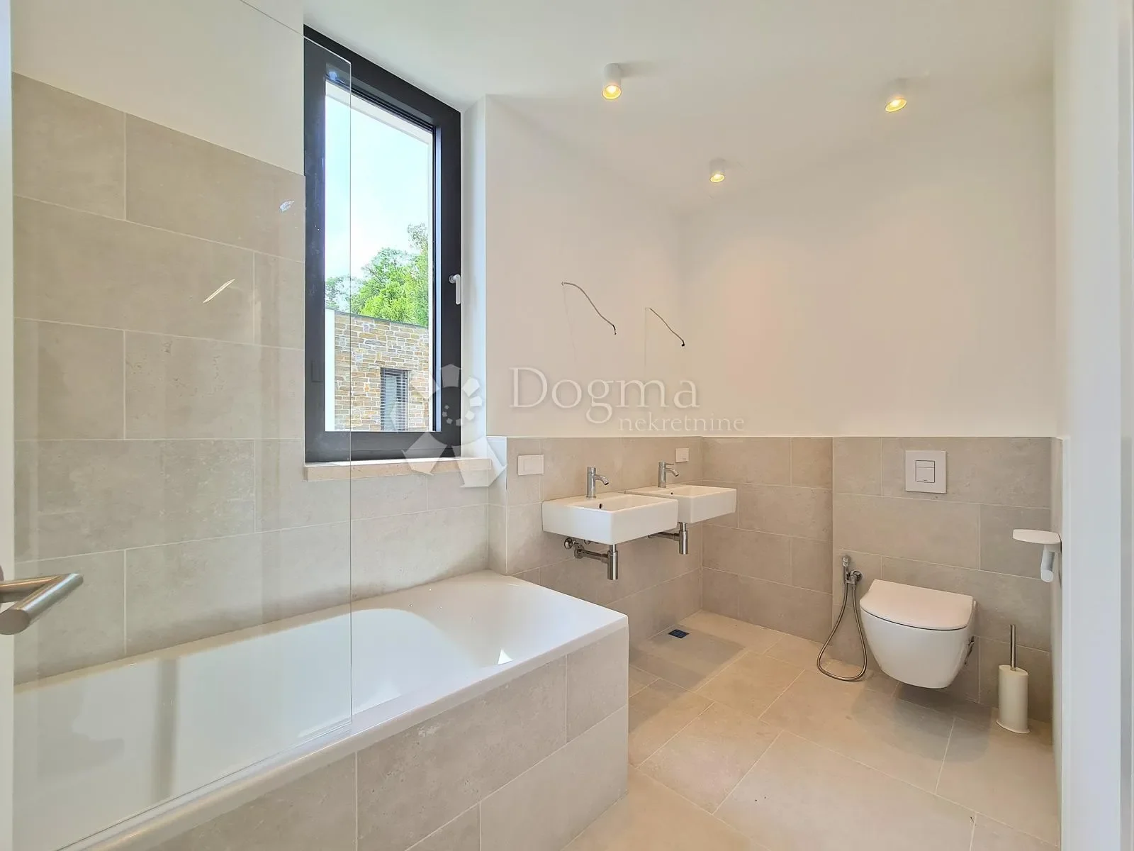 Gallery photo 4