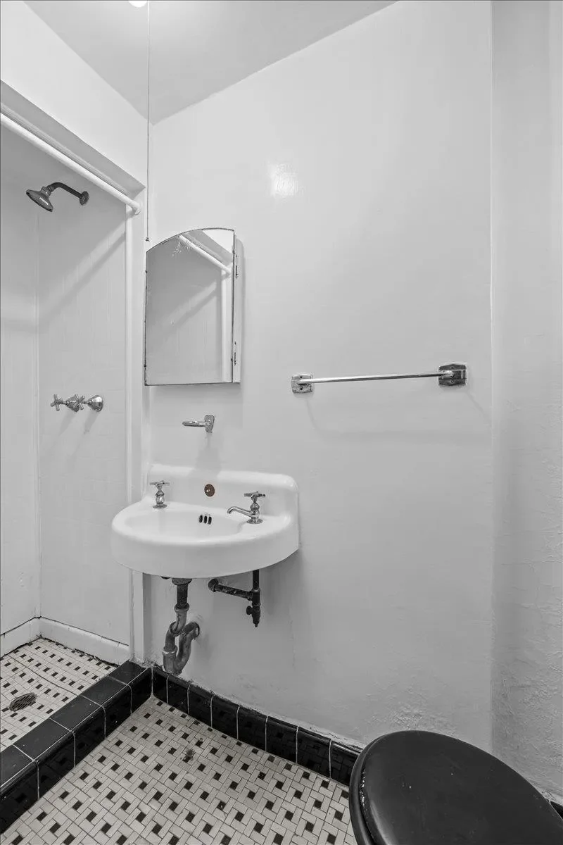 140 VAN CORTLANDT PARK S, New York, New York, United States. - Photo 18