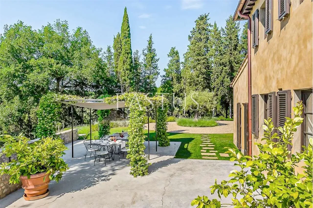 Exterior photo 9