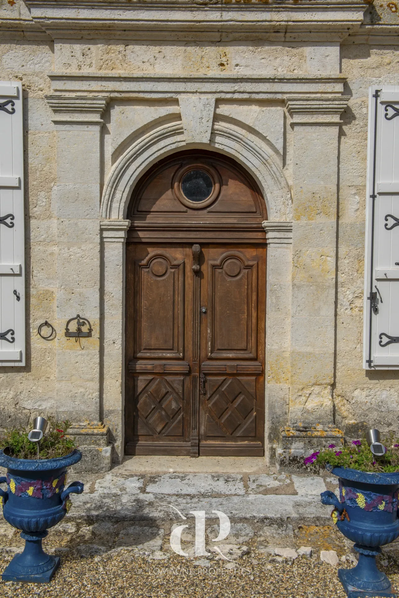 Exterior photo 10