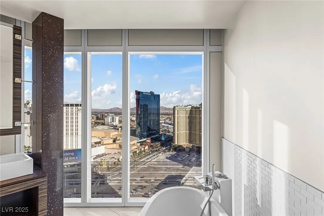 3750 Las Vegas Boulevard 2808, Las Vegas, Nevada, United States. - Photo 21