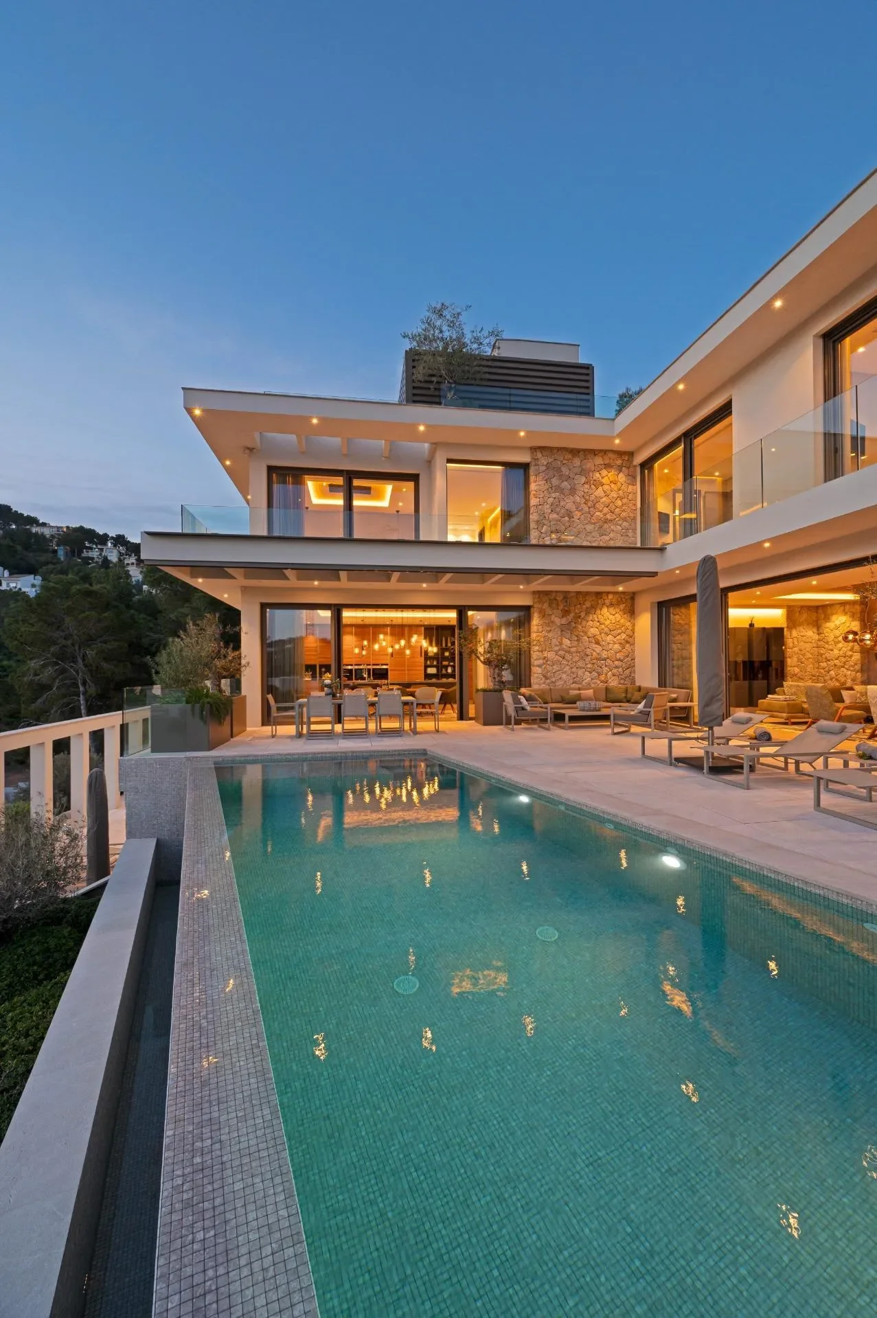 Exterior photo 7