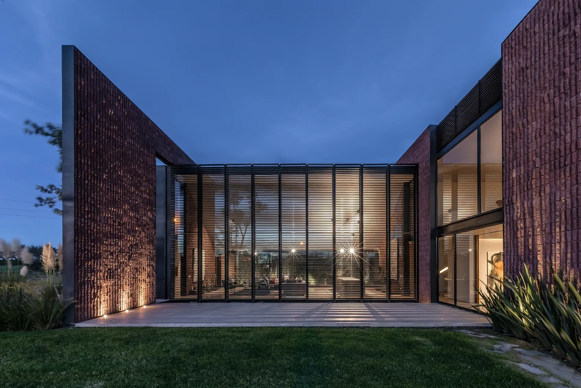 Exterior photo 10