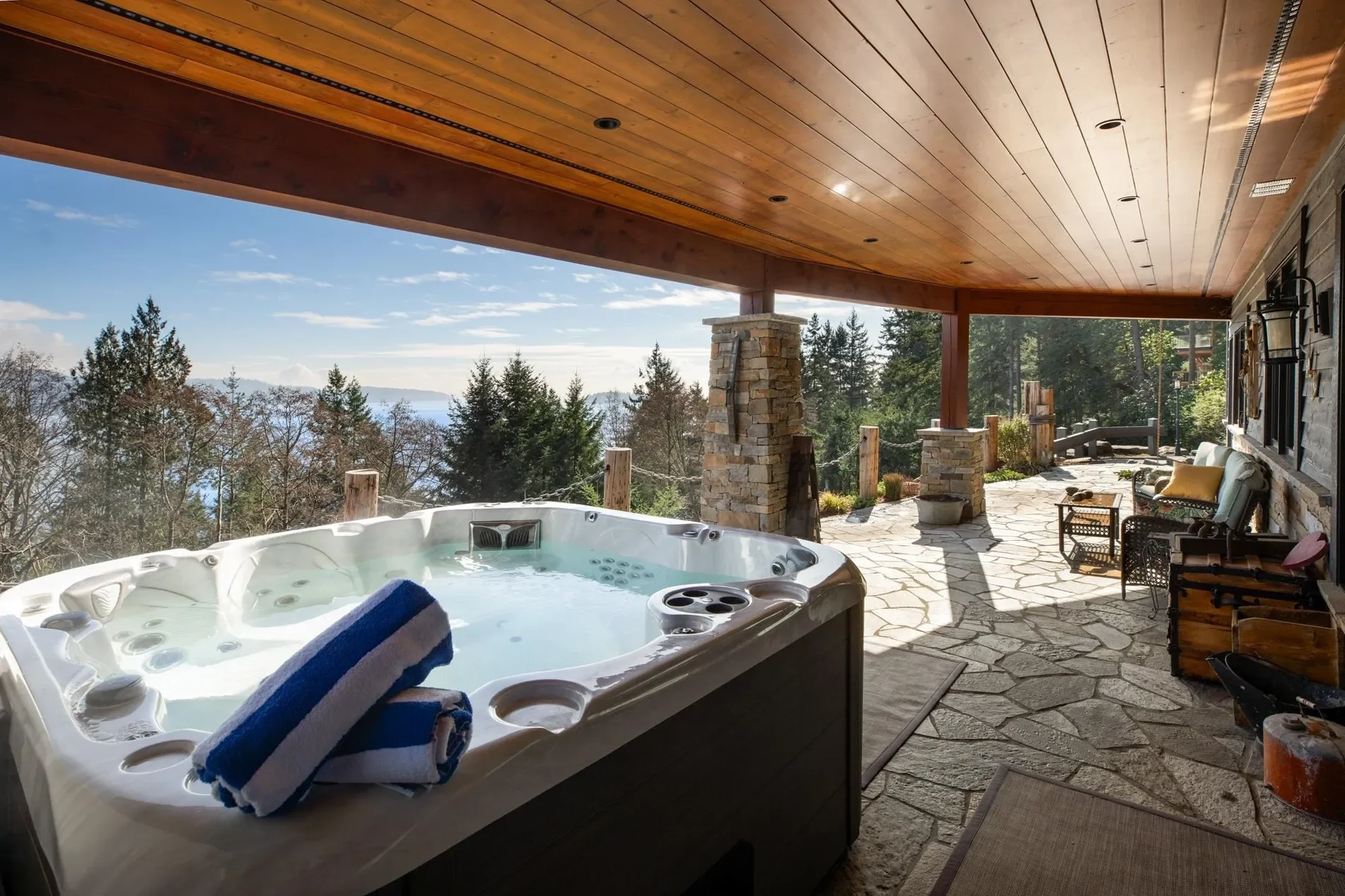 Exterior photo 7