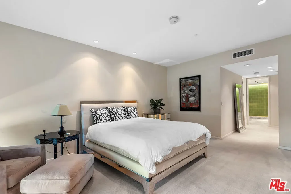 10490 Wilshire Boulevard 604, Los Angeles, California, United States. - Photo 30