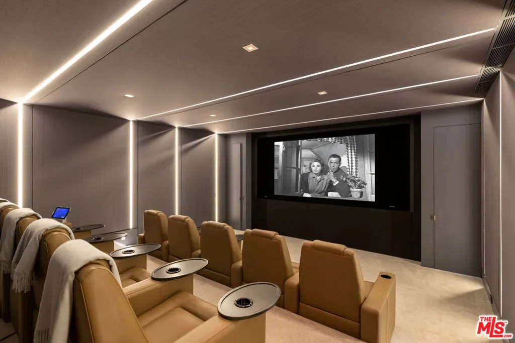 814 Toulon Drive, Los Angeles, California, United States. - Photo 10