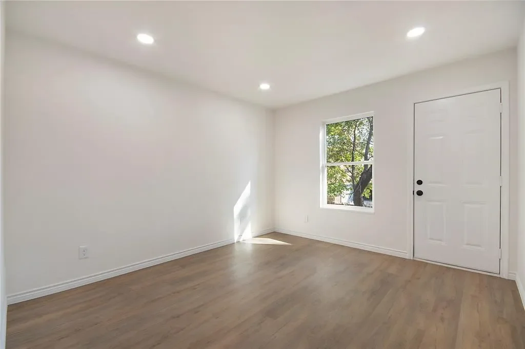 2510 Gladiolus Lane, Dallas, Texas, United States. - Photo 21