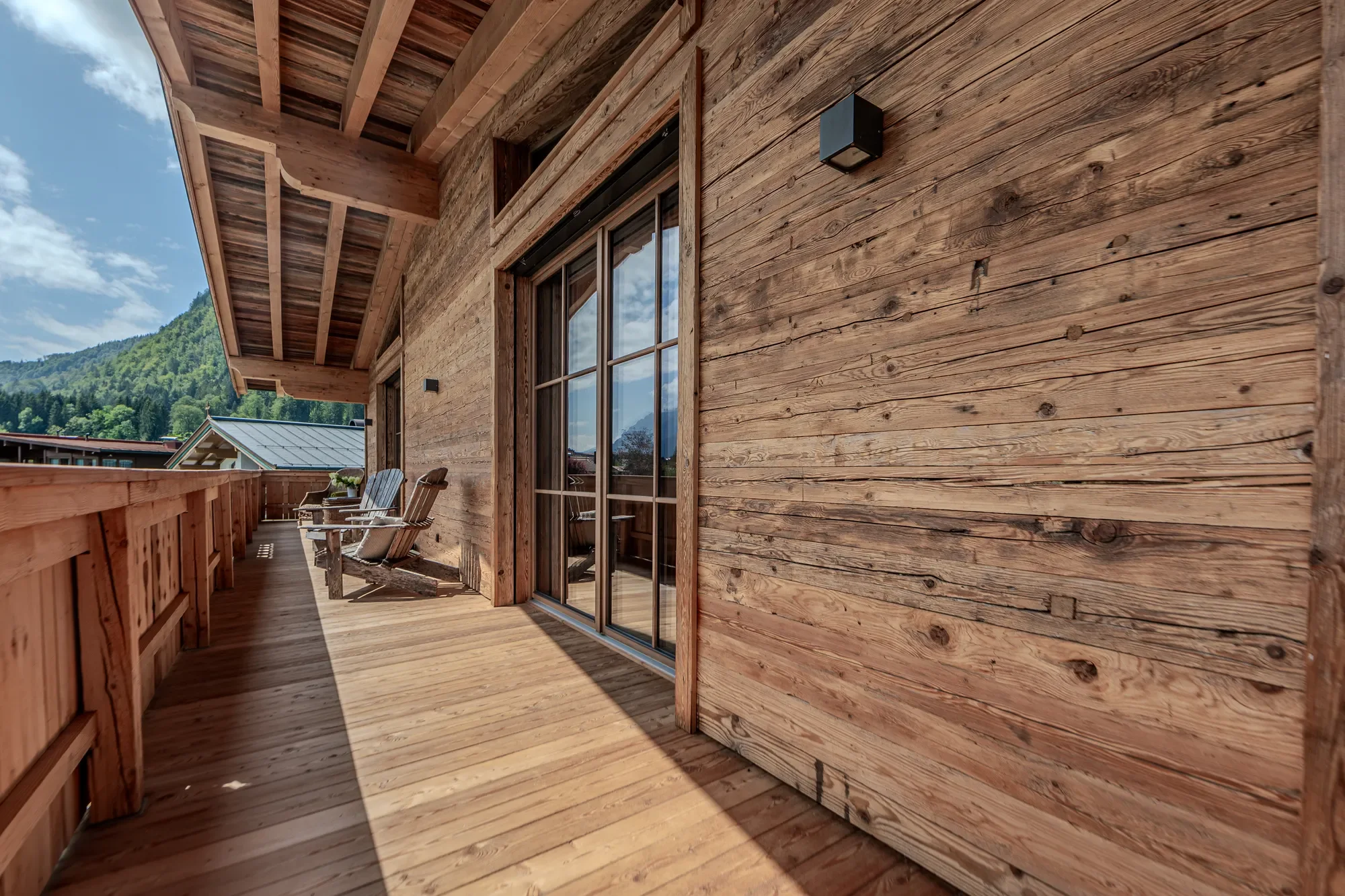 Exterior photo 4