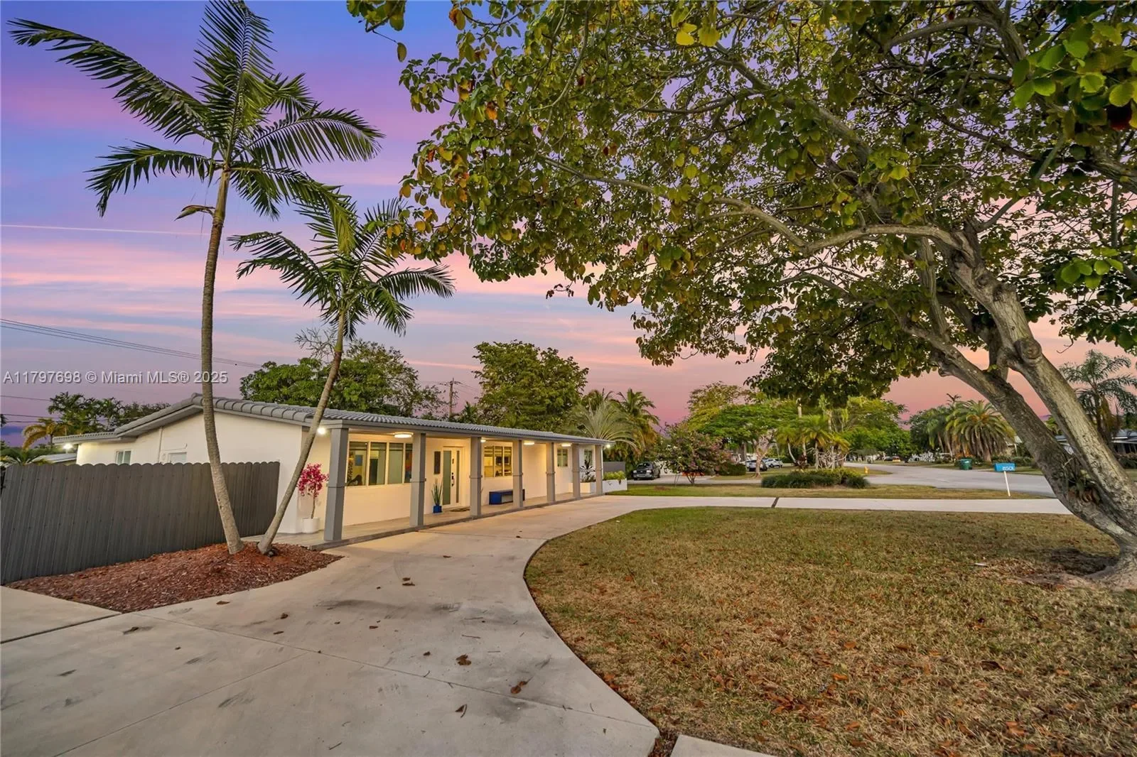 8501 SW 142nd St, Coral Gables, Florida, United States. - Photo 20