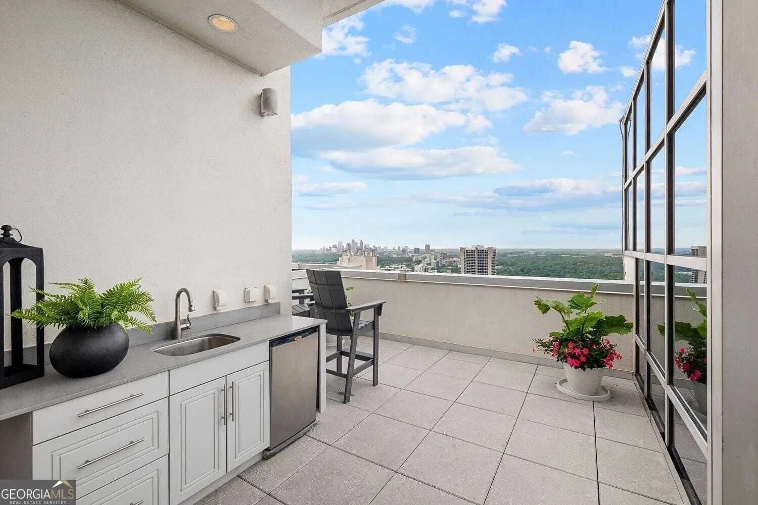 2828 Peachtree Road NW, Atlanta, Georgia, United States. - Photo 33