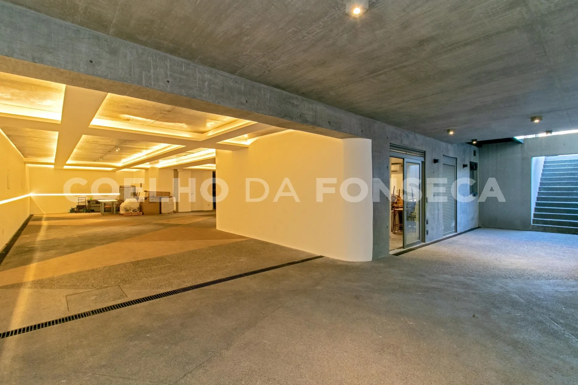 Exterior photo 6