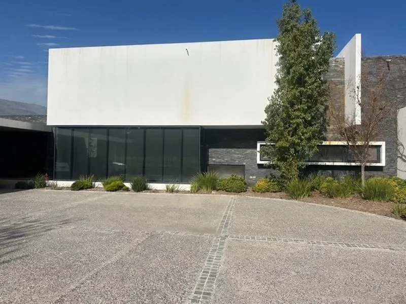 Exterior photo 6