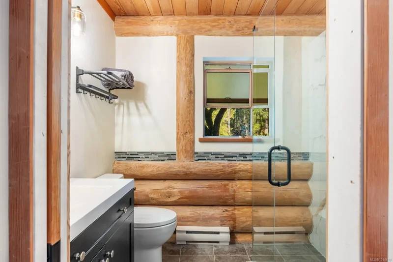 900 Spider Lake Rd, Qualicum Beach, British Columbia, Canada. - Photo 47