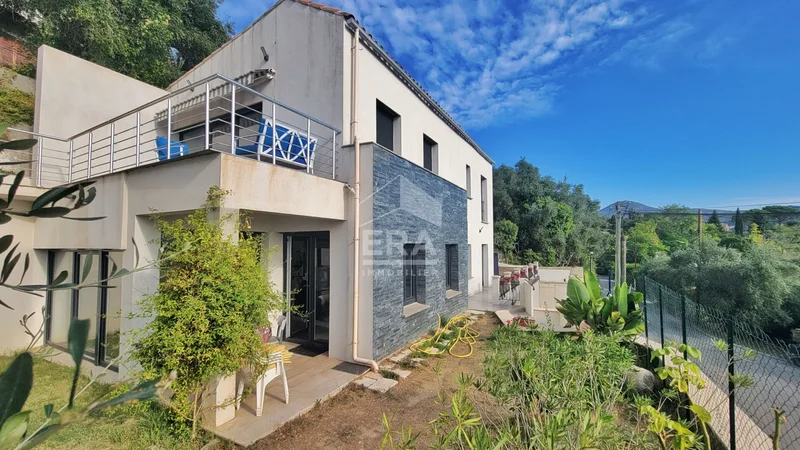 NICE PESSICART for sale villa 14O m2 Sea view.