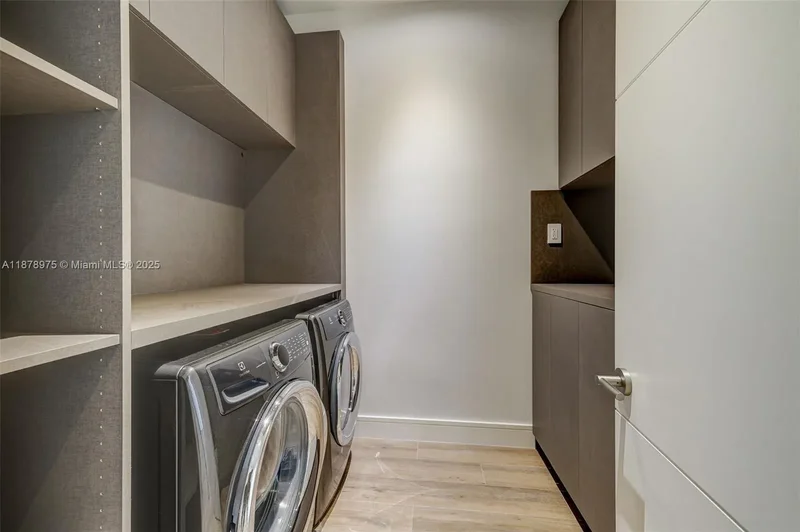 2980 Coconut Ave, Miami, Florida, United States. - Photo 9