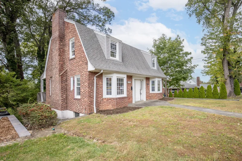 63 Berkshire Road, Yonkers, NY 10710, Yonkers, New York, United States. - Photo 8
