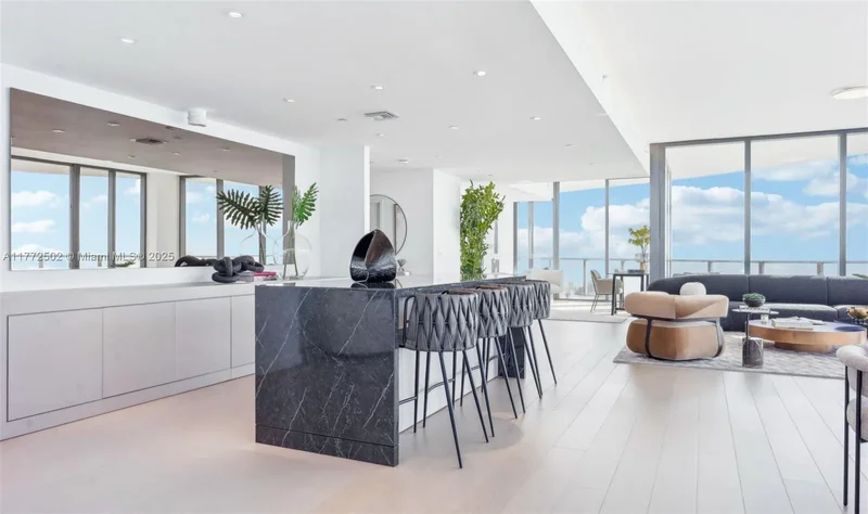 500 Alton Rd 4201.05, Miami Beach, Florida, United States. - Photo 9