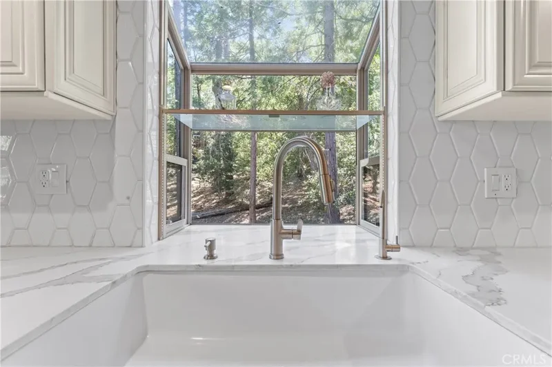 260 El Dorado Drive, Lake Arrowhead, CA 92352, Lake Arrowhead, California, United States. - Photo 10