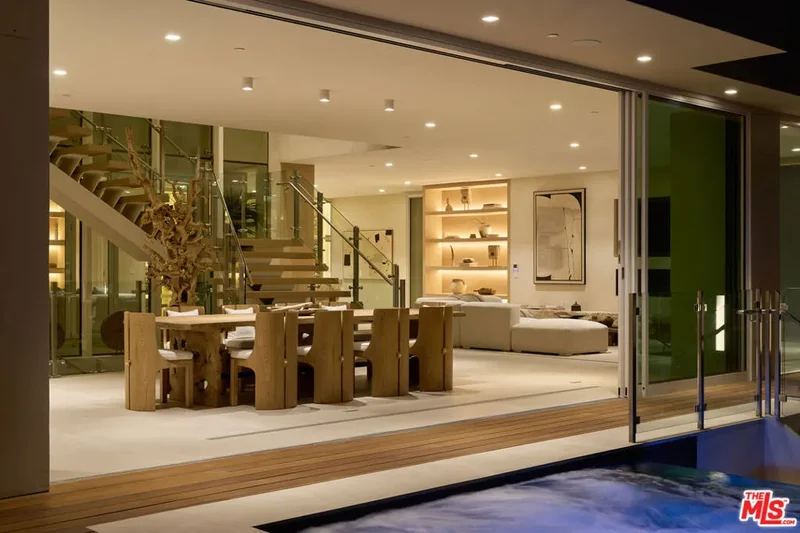 1615 Blue Jay Way, Los Angeles, California, United States. - Photo 16