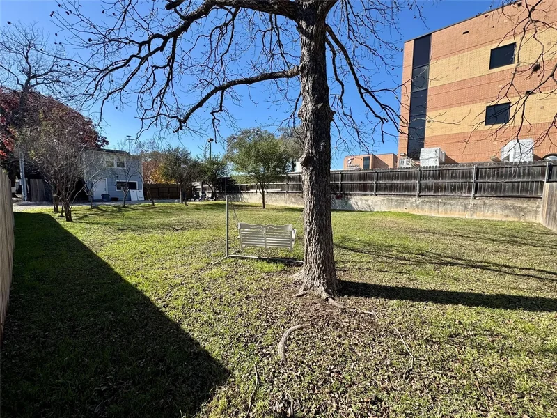 556 N Union Avenue, New Braunfels, Texas, United States. - Photo 46