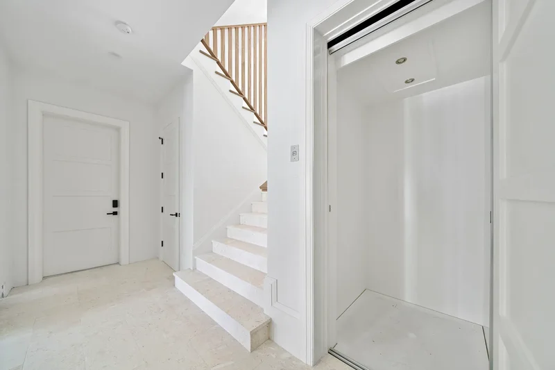 273 Trade Winds Avenue, Naples, FL 34108, Naples, Florida, United States. - Photo 16