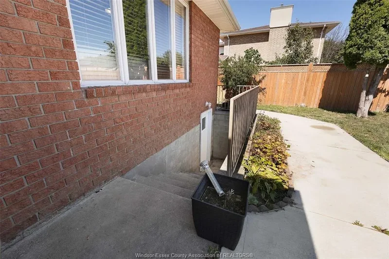 2092 Lesperance, Tecumseh, ON N8N 2N4, Tecumseh, Ontario, Canada. - Photo 10