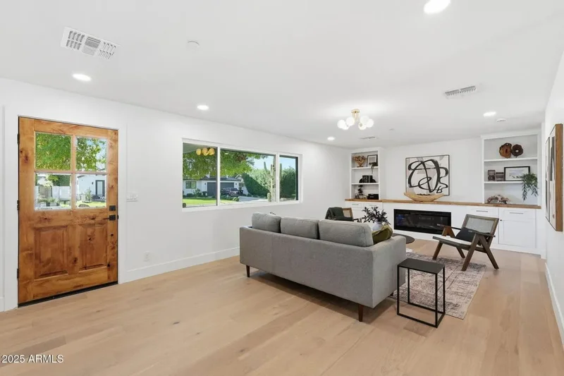 6638 E Monterosa Street, Scottsdale, Arizona, United States. - Photo 2