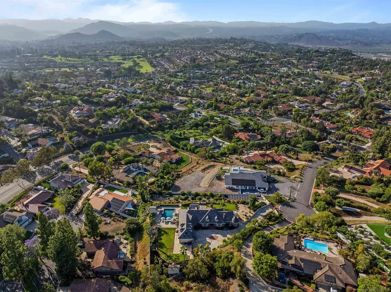17502 Corte Lomas Verdes, Poway, California, United States. - Photo 23