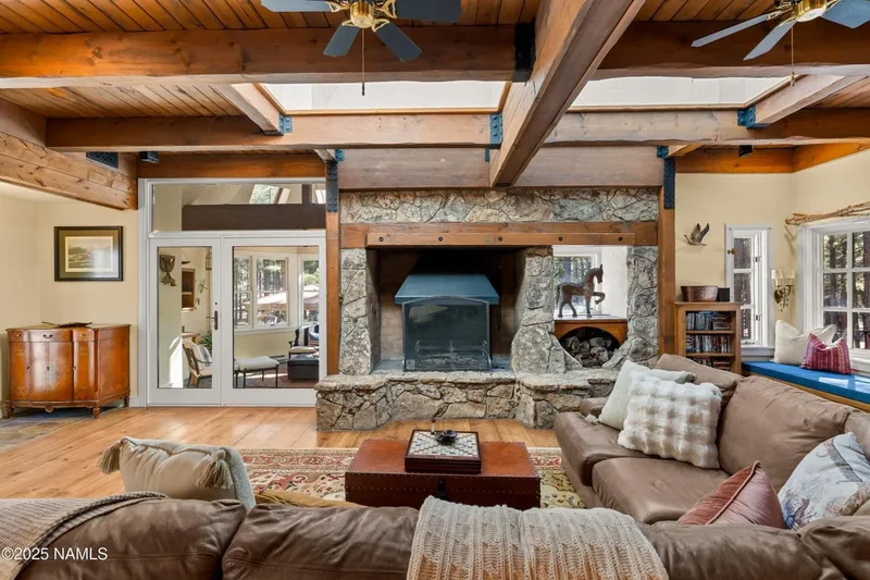 2750 W Forest Hills Drive