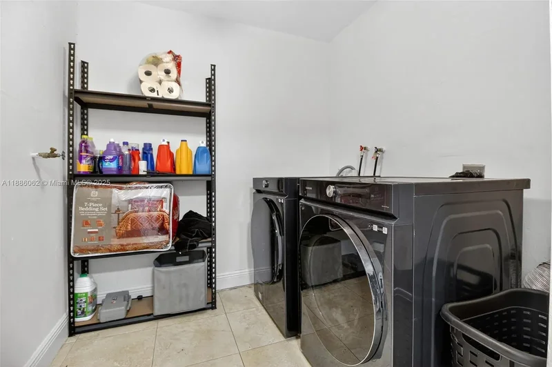1680 NW 22nd Ct, Miami, Florida, United States. - Photo 24