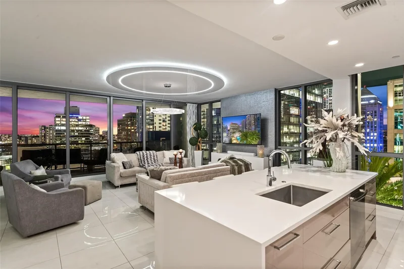 100 E Las Olas Blvd 1901, Fort Lauderdale, Florida, United States. - Photo 2