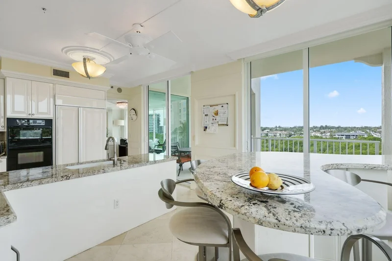 Condominium in Highland Beach