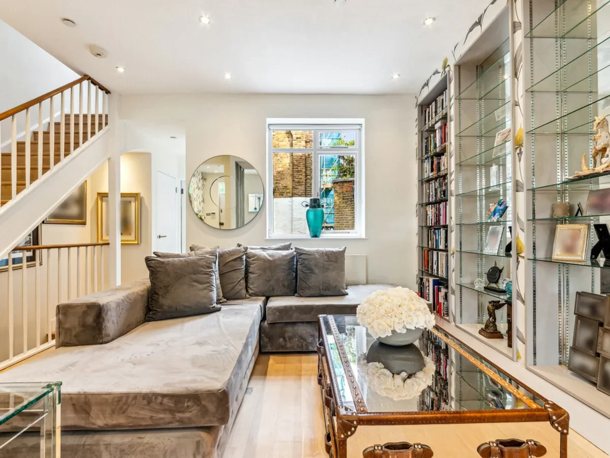 Westmoreland Terrace, London, SW1V, London, England, United Kingdom. - Photo 7