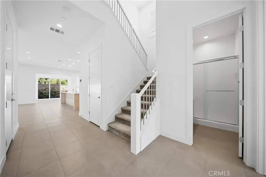 360 Riverbend, Lake Forest, California, United States. - Photo 3