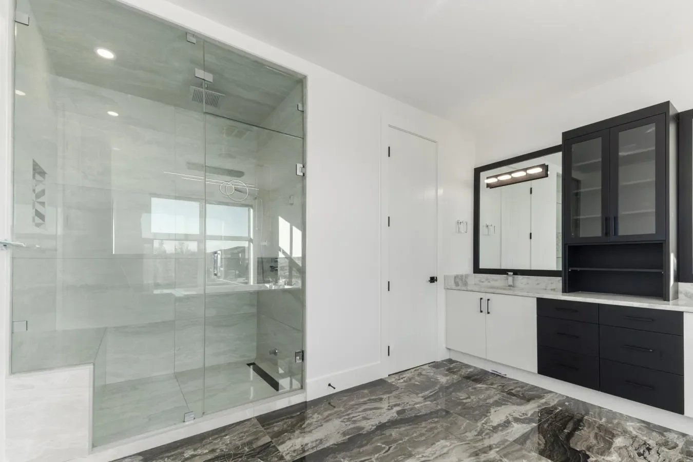 18 Damkar Drive, Calgary, Alberta, Canada. - Photo 22