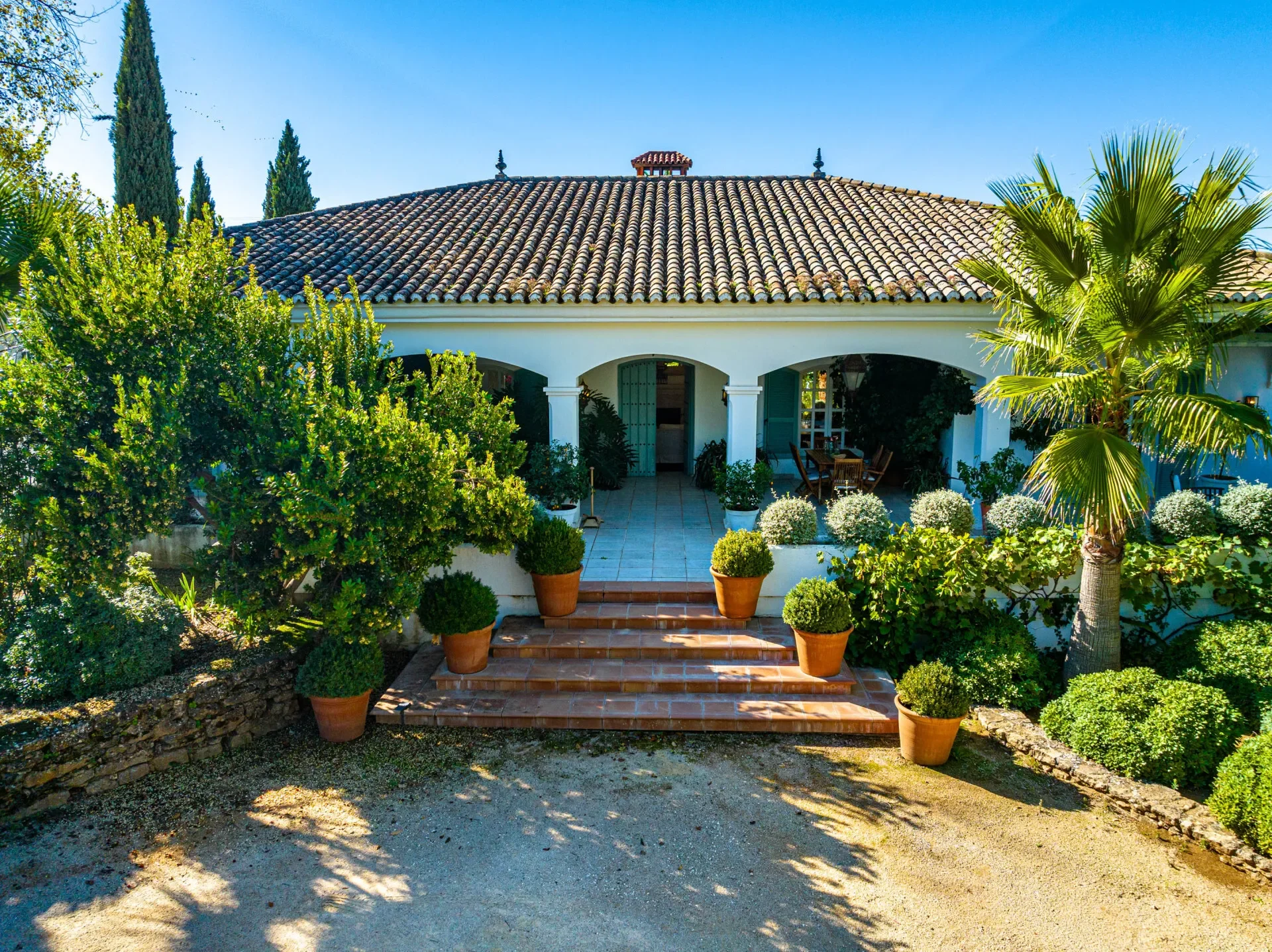 Exterior photo 3