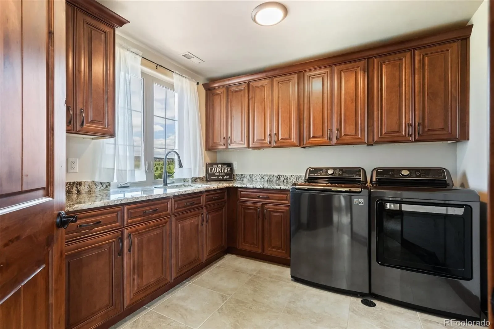 Colorado Springs, Colorado, United States. - Photo 23